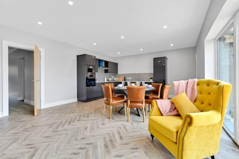 Bayview Luxury 3 Bedroom Apartment First Floor Downings Esterno foto