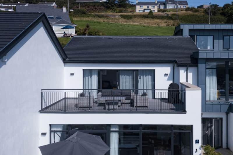 Bayview Luxury 3 Bedroom Apartment First Floor Downings Esterno foto